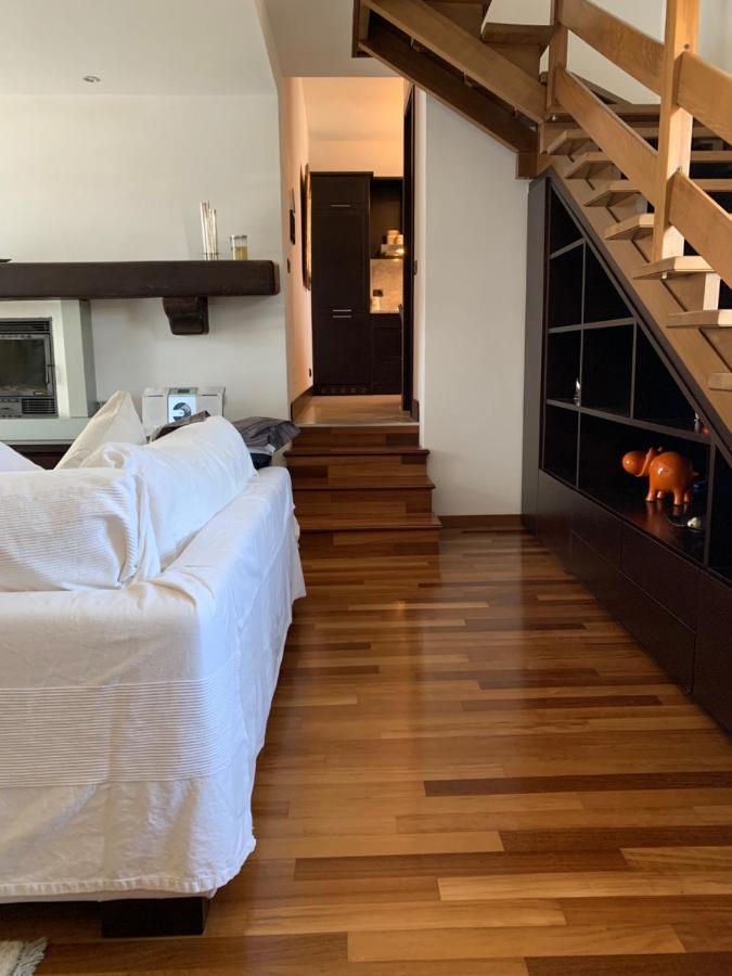 Near Como, Charming Apartment With Fireplace Grandate Exteriör bild
